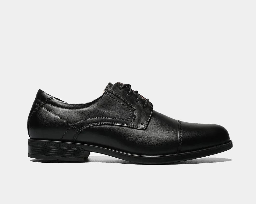 Florsheim Midtown Cap Oxford dress shoes in black leather with cap toe design and stacked heel, side view.